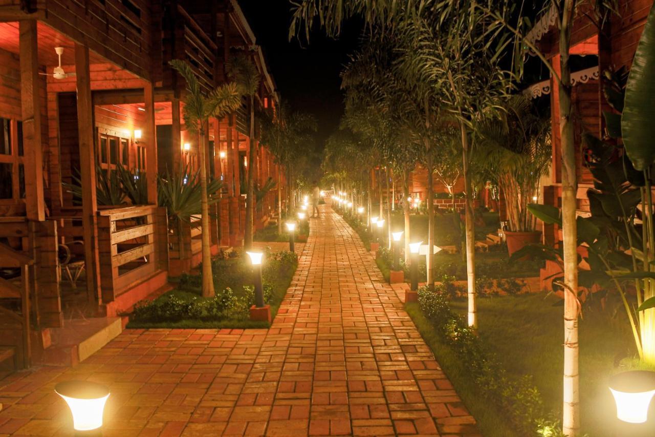 Grand Vatika Resort Arambol Exterior photo